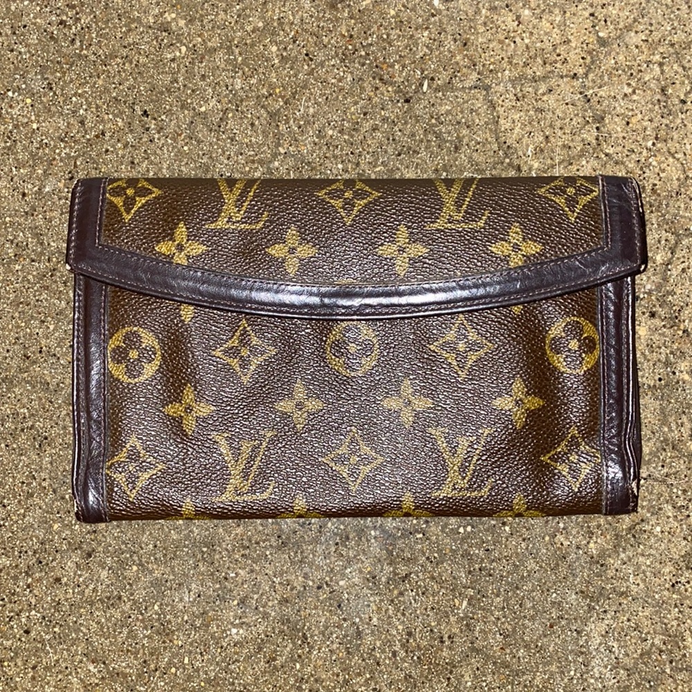 COPY - Vintage Louis Vuitton wallet clutch